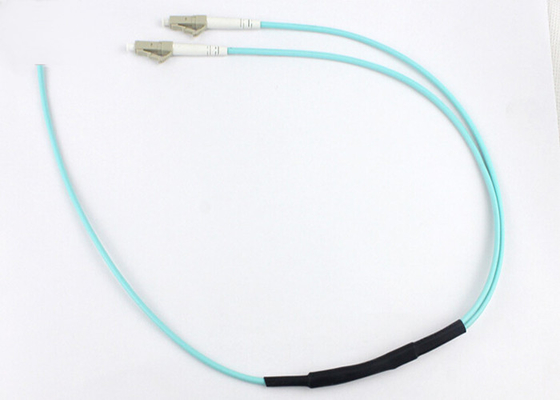 Cable con varios modos de funcionamiento del cable OM3 del cordón de remiendo del milímetro DX del cable óptico de la fibra de vidrio del 150M