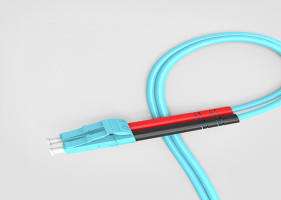 Cordón de remiendo de fibra óptica del LC/del UPC OM3 2F, milímetro de cable de fribra óptica del simplex